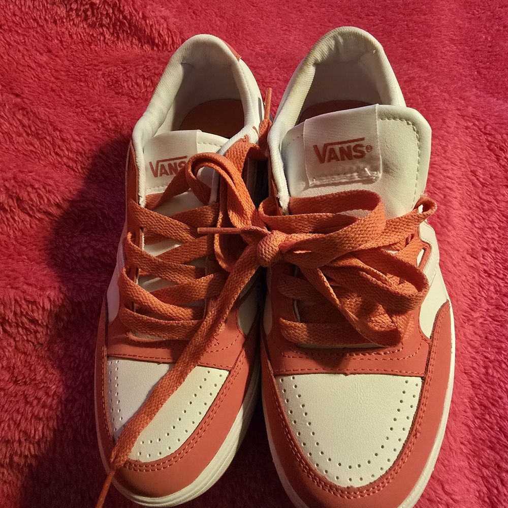 Vans Women's Peach-like Color Sneakers